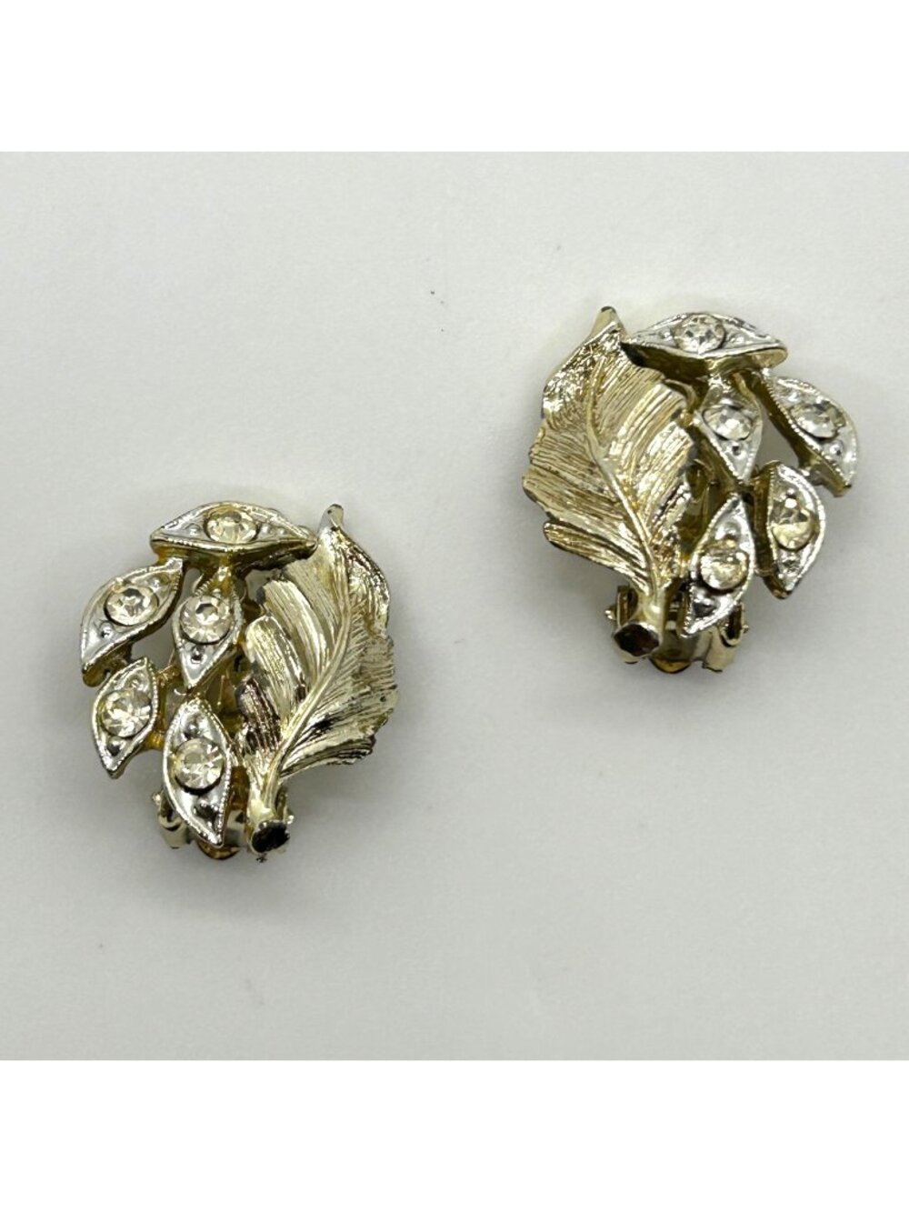 Vintage Silver Tone Textured Leaf Clip-On Earrings With Clear Crystal Rhinestone
